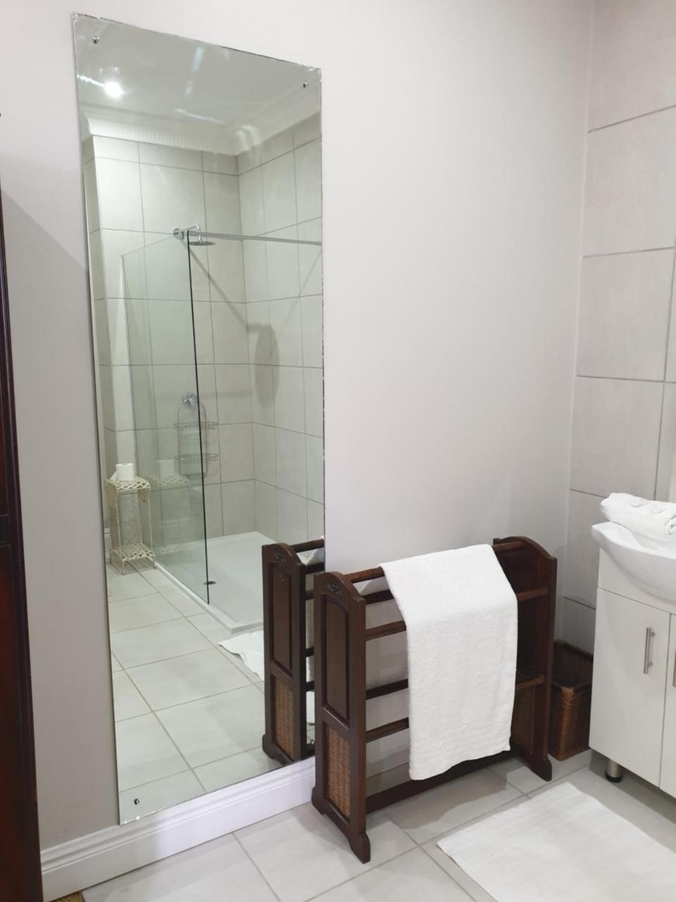18 Pioneer Bnb Kloof Esterno foto